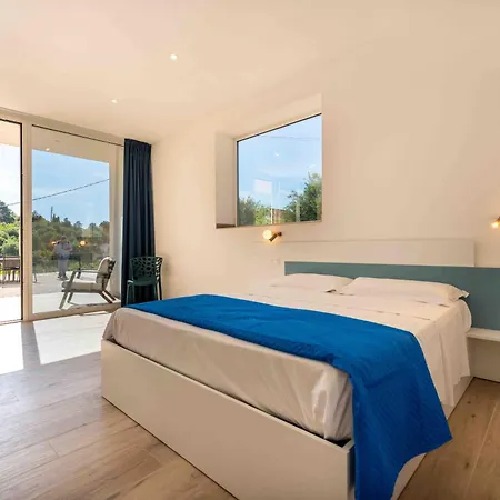 Gasthuis Zenit - Rooms&pool 4*