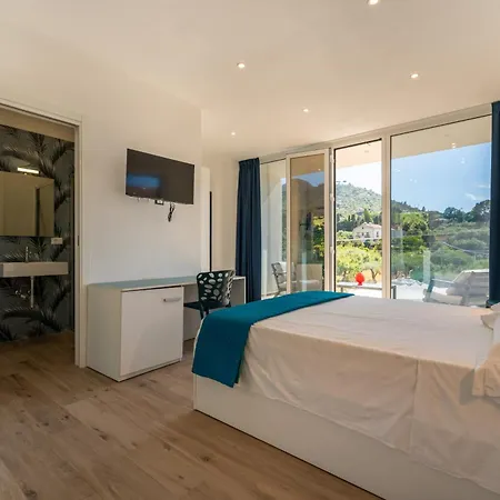 Zenit - Rooms&pool Gasthuis 4*