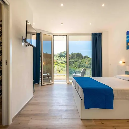 Gasthuis Zenit - Rooms&pool 4*