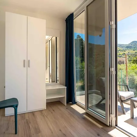 Zenit - Rooms&pool 4*